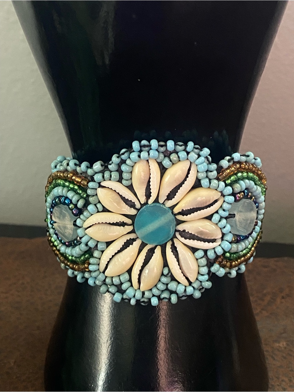 Artisan Handmade Turquoise Cowrie Shell Daisy Beaded Bracelet-Blue Floral Design